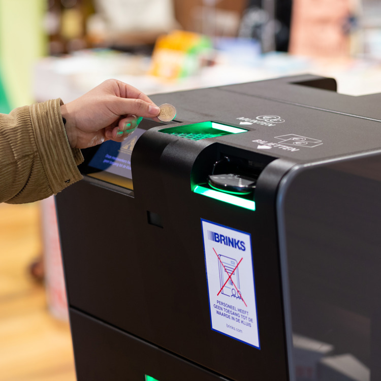 Cash Management Solutions for every business | Brink’s - Notemachine a ...